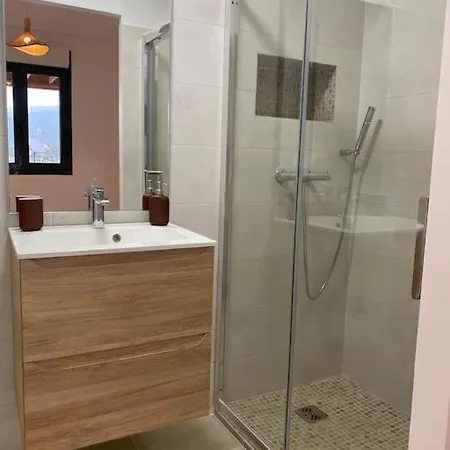 Rez De Favone كونكا